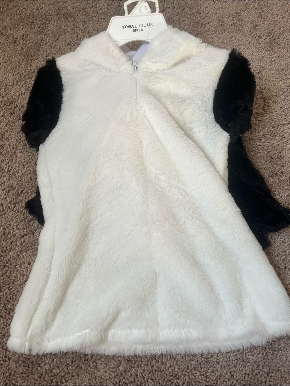 Yogalicious Girls Plush hooded top White with Black Sleeves with shorts
